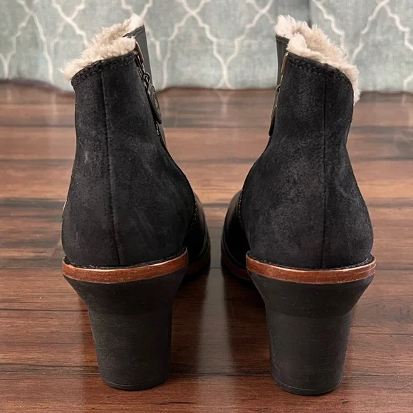 Timberland Black Leather Fur-Lined Ankle Boots - Size 7 - Picture 5 of 10